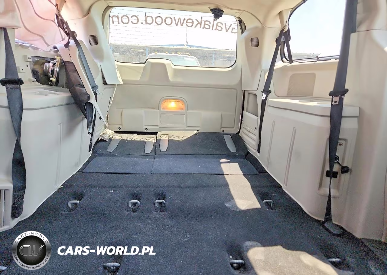 2013 Chrysler Town & Country Touring VIN:2C4RC1BG4DR559061 - 10