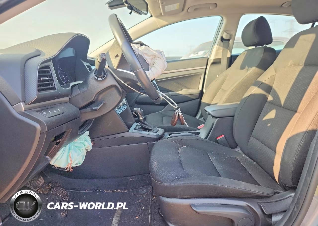 2019 Hyundai Elantra Value Edition VIN:KMHD84LF8KU827852 - 7