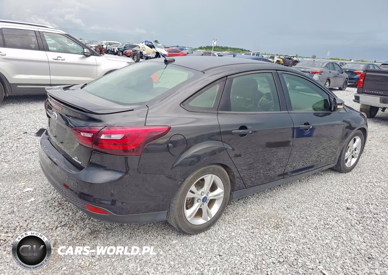 2014 Ford Focus Se VIN:1FADP3F22EL447674 - 3