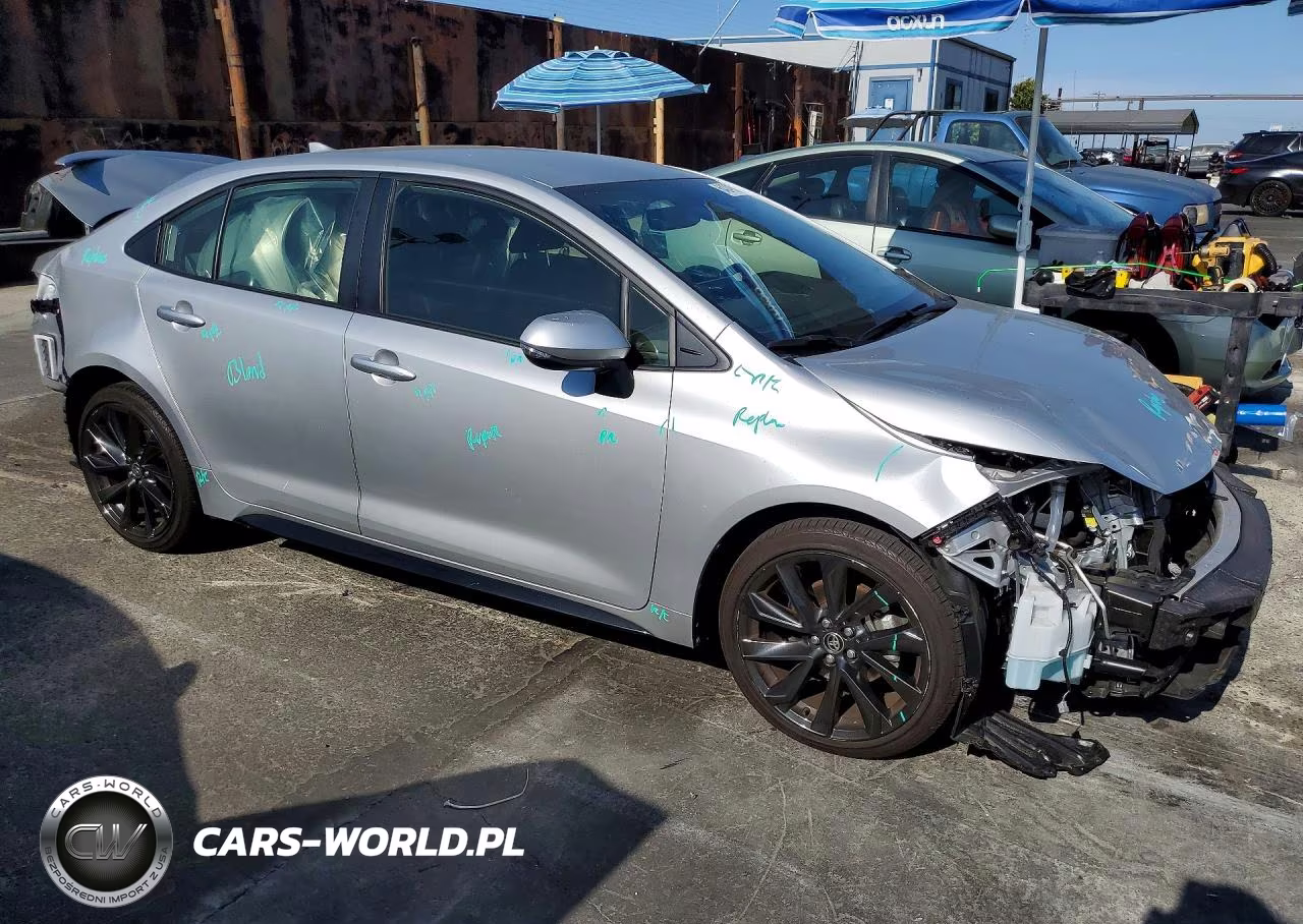 2025 Toyota Corolla Hybrid Se VIN:JTDBCMFE9S3107382 - 4