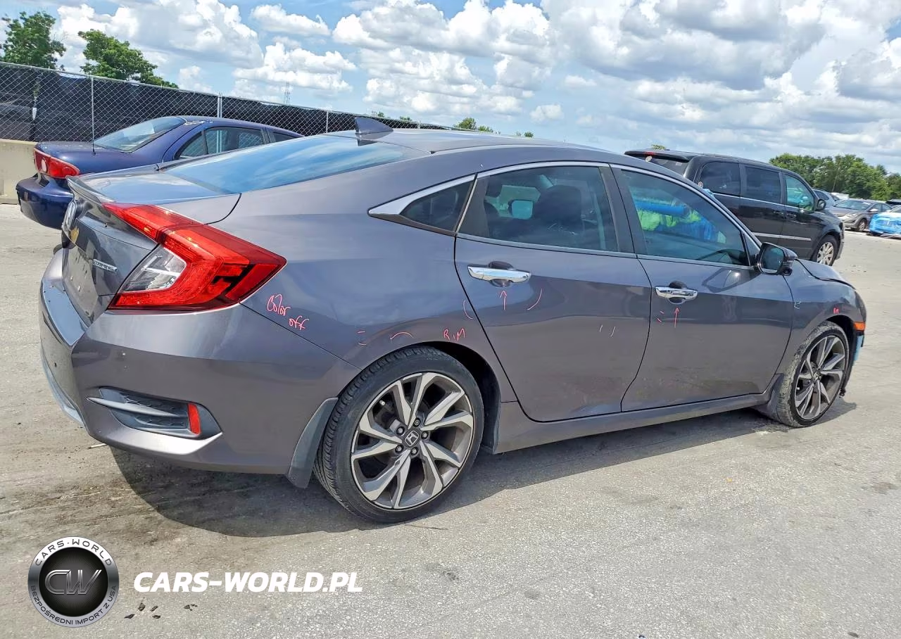 2019 Honda Civic Touring VIN:19XFC1F92KE005899 - 3