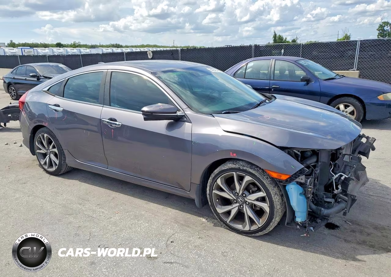 2019 Honda Civic Touring VIN:19XFC1F92KE005899 - 4