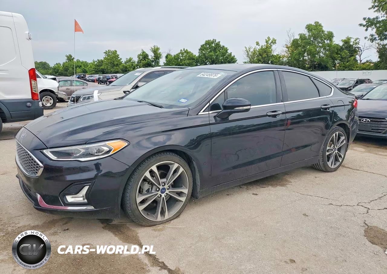 2020 Ford Fusion Titanium – zdjęcie 1 z 12