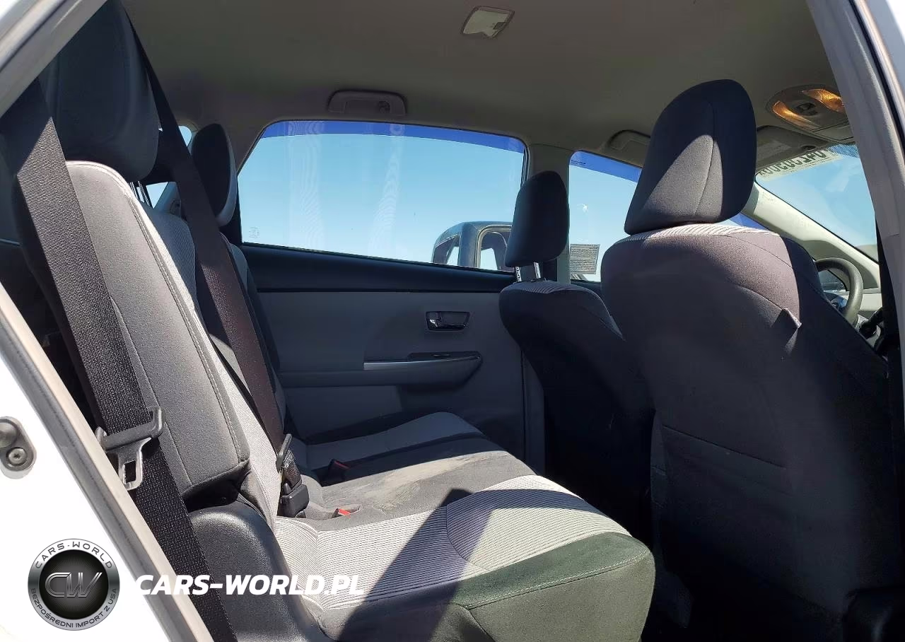 2015 Toyota Prius V Two VIN:JTDZN3EU4FJ039358 - 10