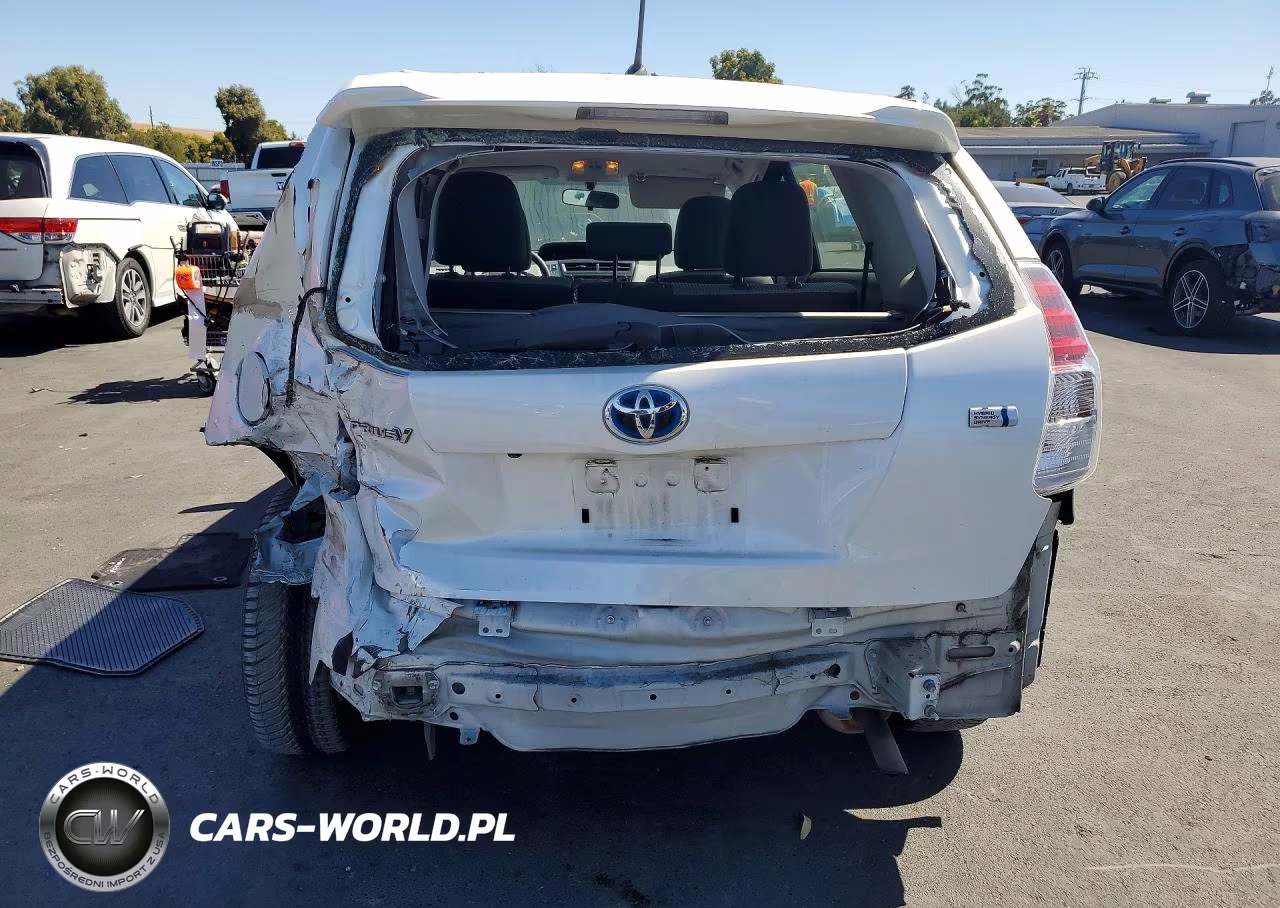 2015 Toyota Prius V Two VIN:JTDZN3EU4FJ039358 - 6