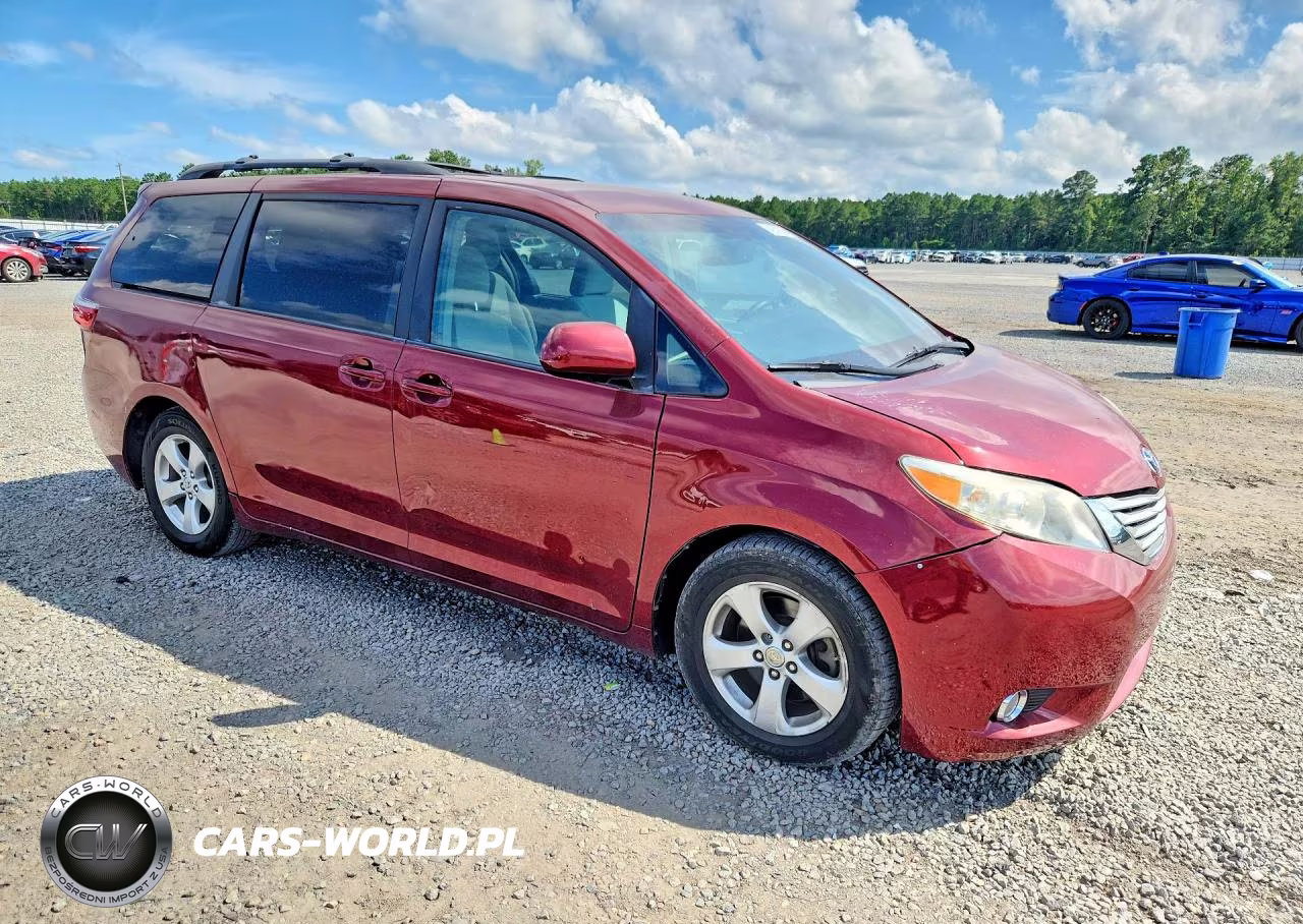 2017 Toyota Sienna Le VIN:5TDKZ3DC5HS859579 - 4