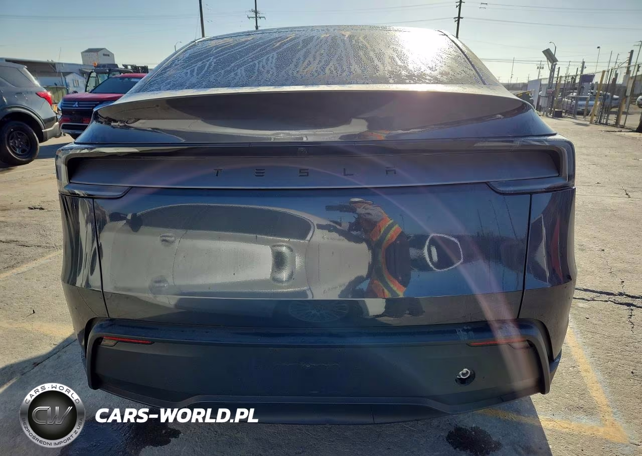 2026 Tesla Model Y VIN:7SAYGDED0TF386011 - 6