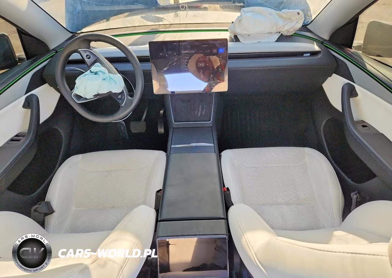 2026 Tesla Model Y VIN:7SAYGDED0TF386011 - 8