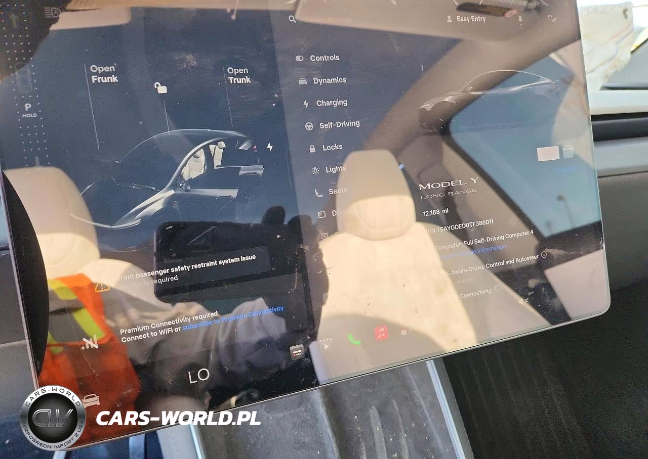 2026 Tesla Model Y VIN:7SAYGDED0TF386011 - 9