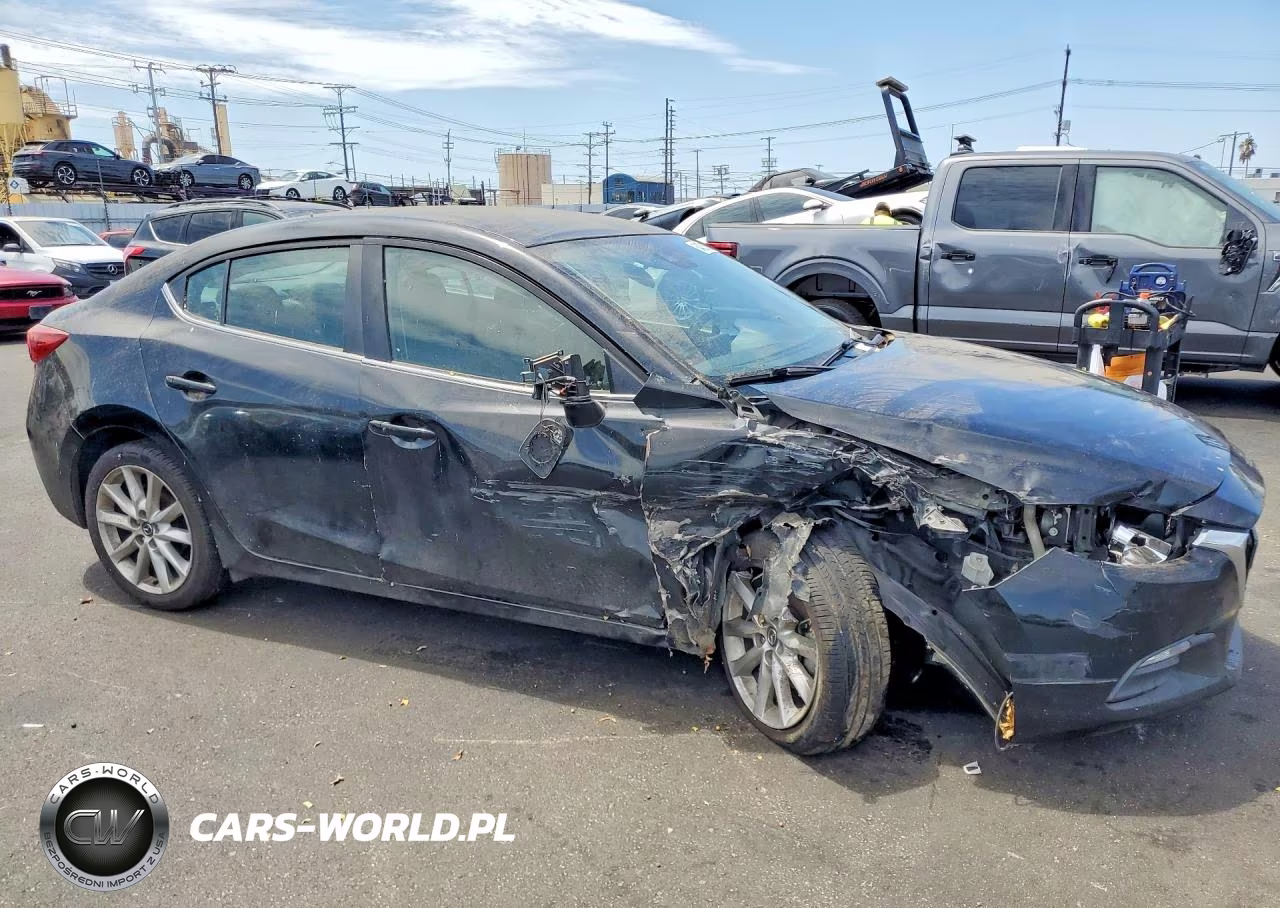 2024 Mazda 3 Touring VIN:3MZBN1V71HM116853 - 4