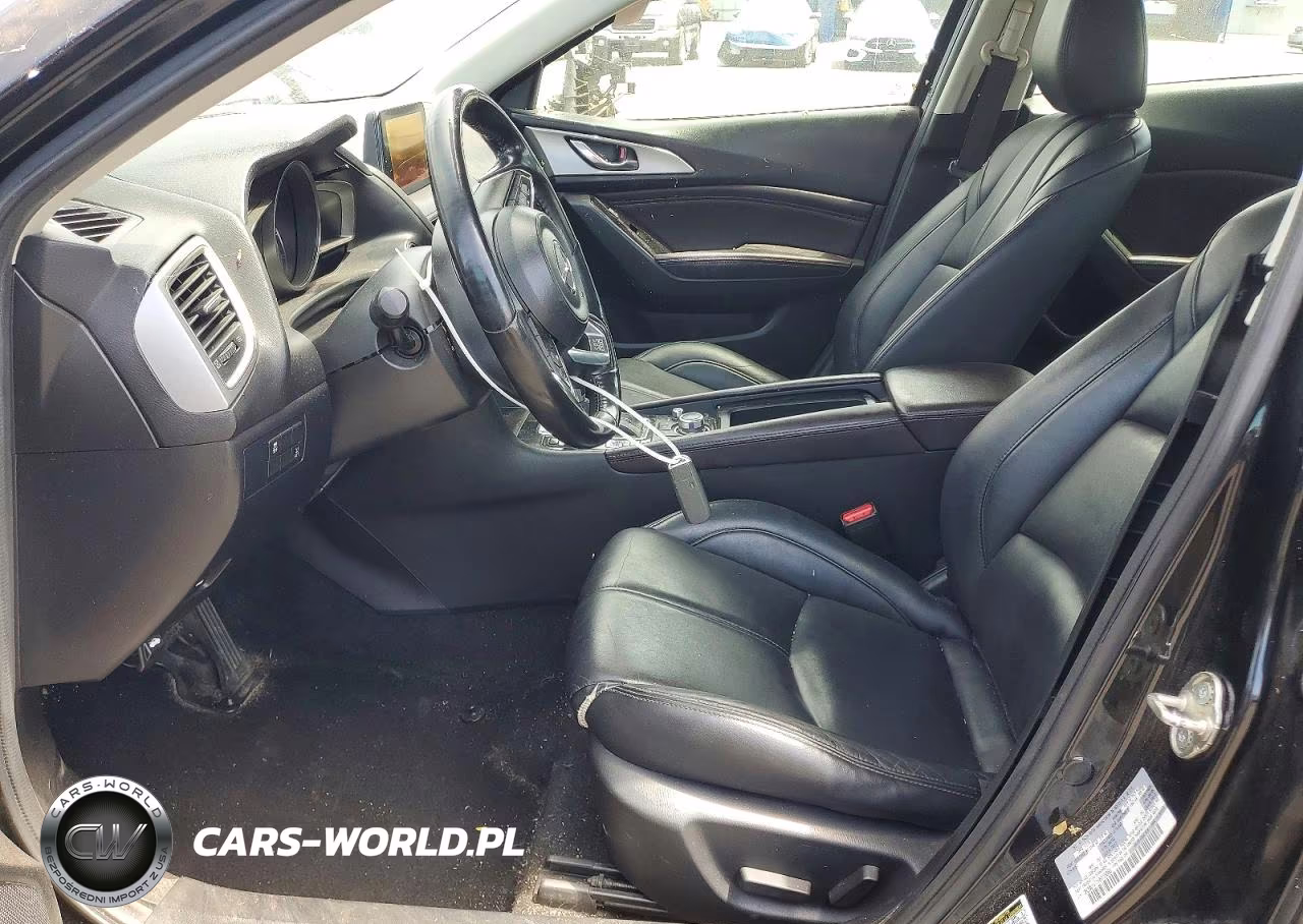 2024 Mazda 3 Touring VIN:3MZBN1V71HM116853 - 7