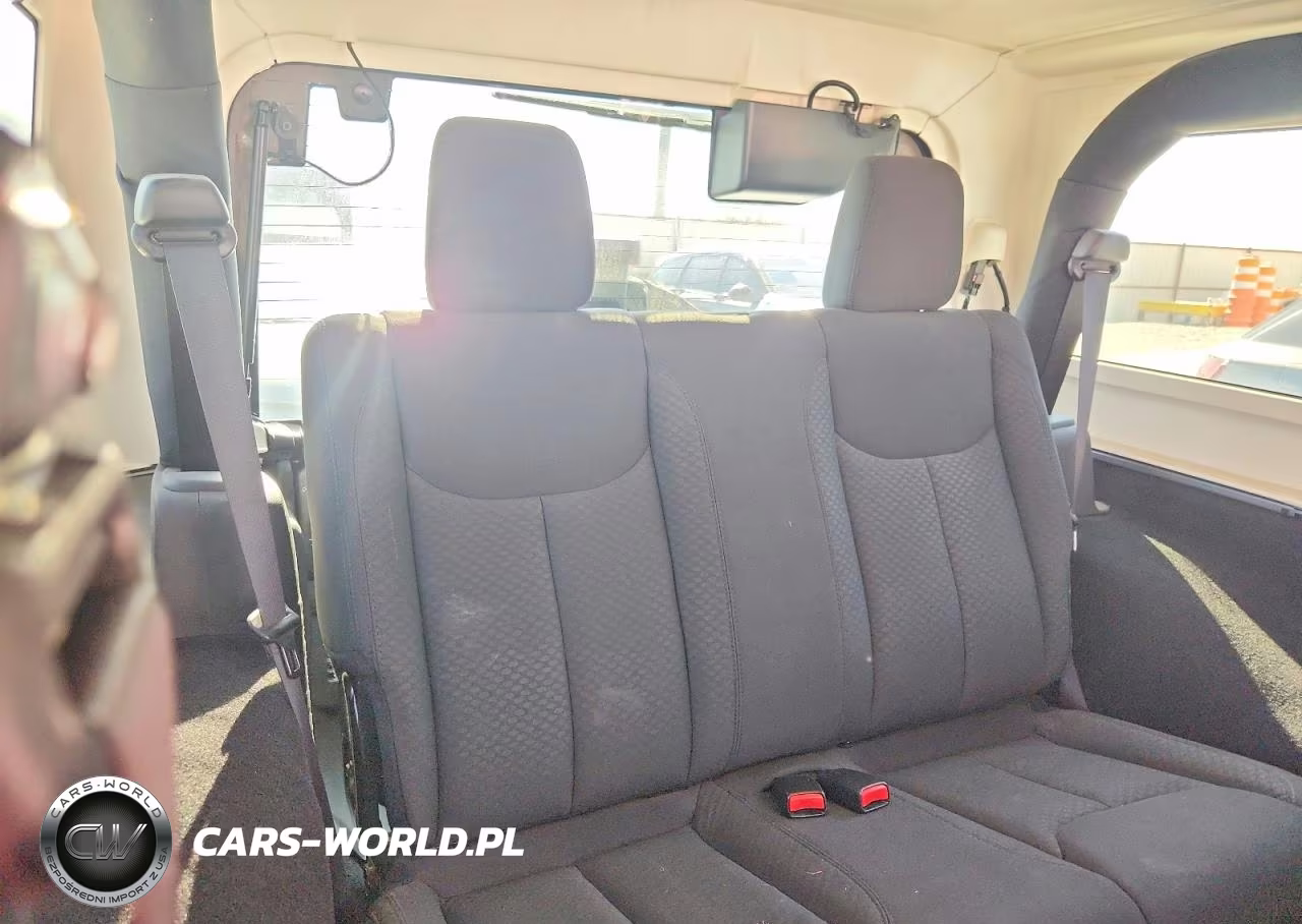 2016 Jeep Wrangler Sport VIN:1C4AJWAG5GL120160 - 10