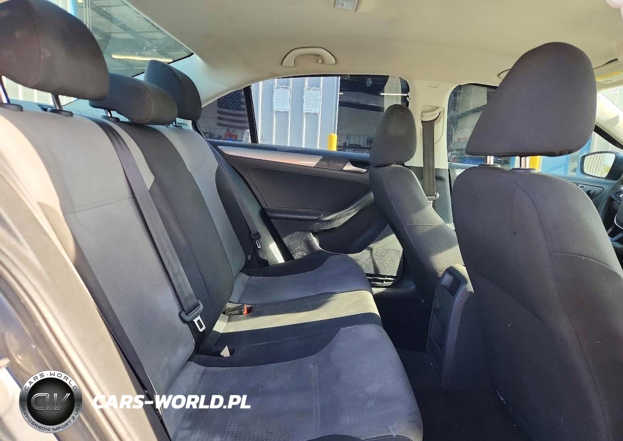 2018 Volkswagen Jetta S VIN:3VW2B7AJ9JM215312 - 10