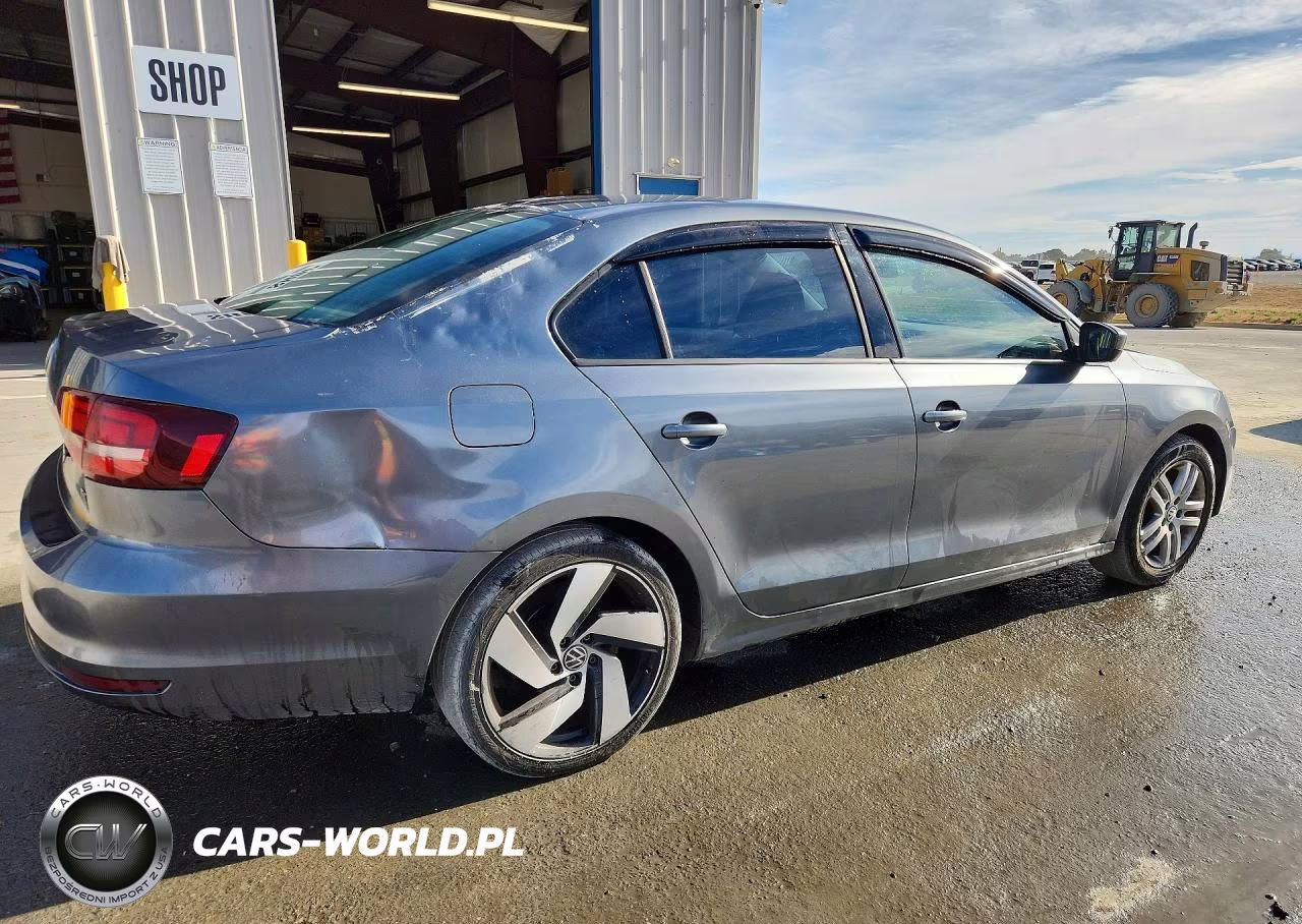 2018 Volkswagen Jetta S VIN:3VW2B7AJ9JM215312 - 3