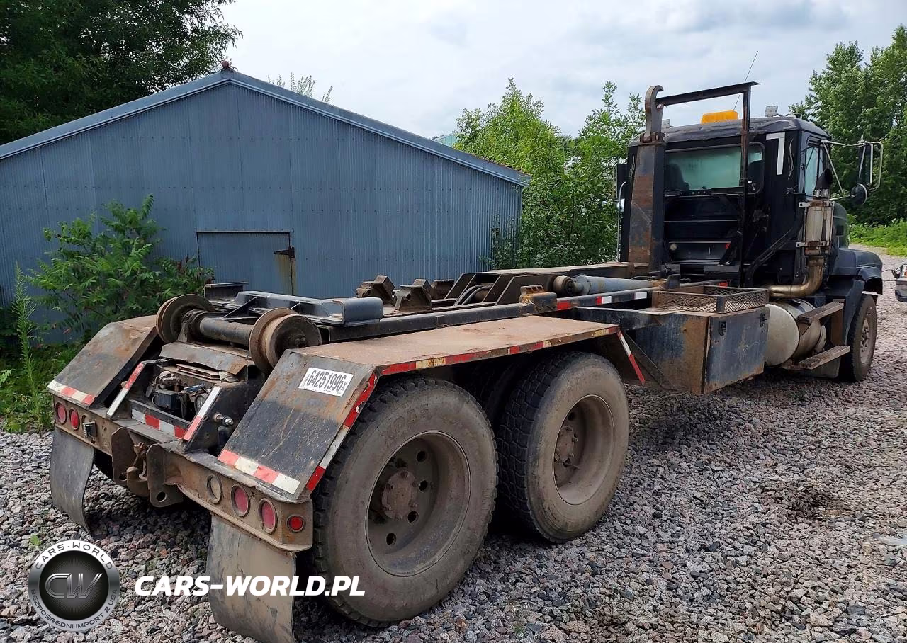 2002 Mack Cl713 Roll-Off Container Truck VIN:1M2AD62C02M012059 - 3