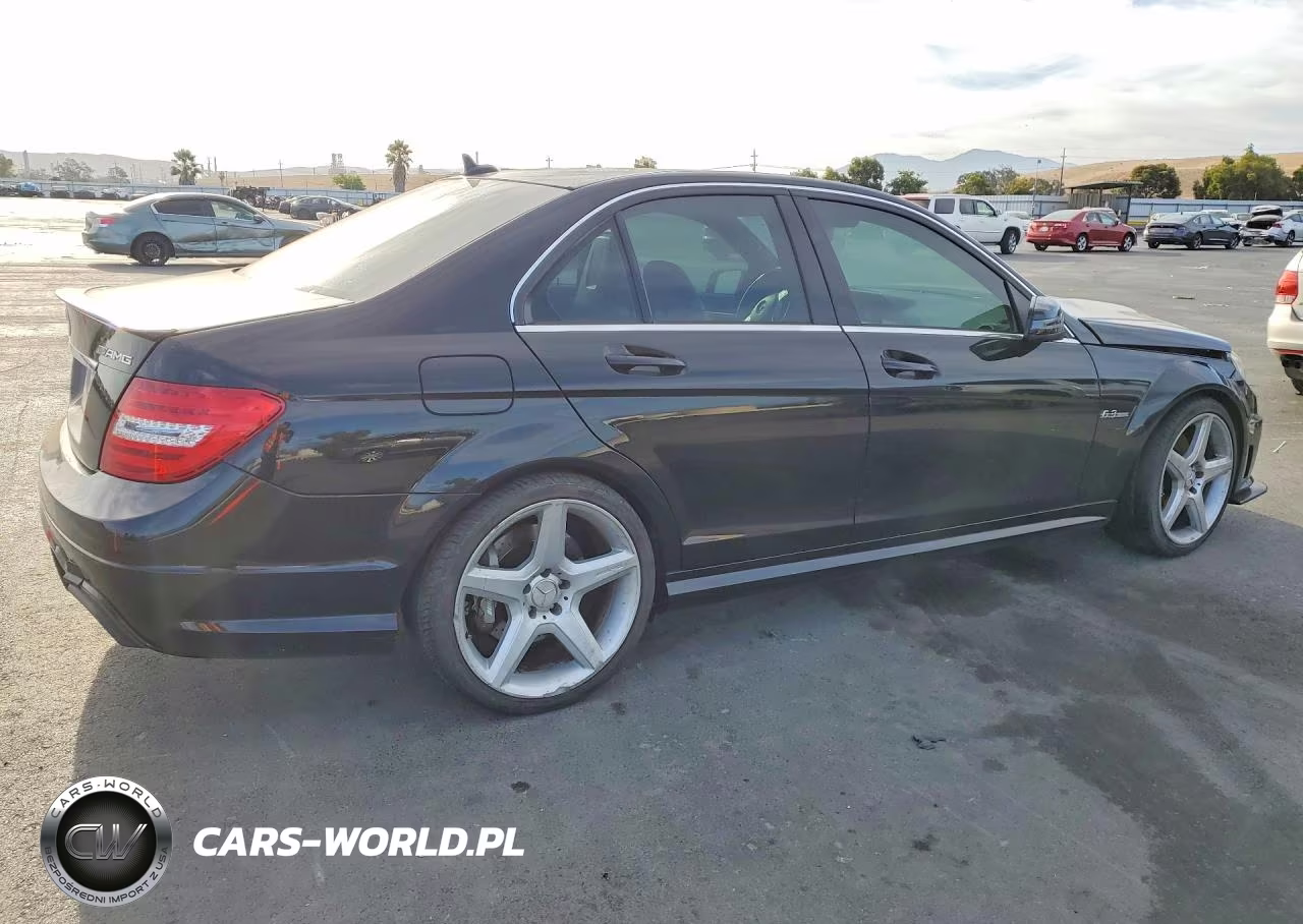 2013 Mercedes-Benz C 63 Amg VIN:WDDGF7HB8DA742048 - 3