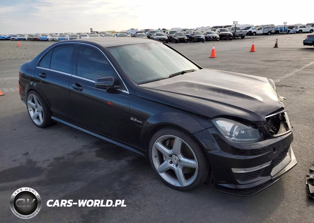 2013 Mercedes-Benz C 63 Amg VIN:WDDGF7HB8DA742048 - 4