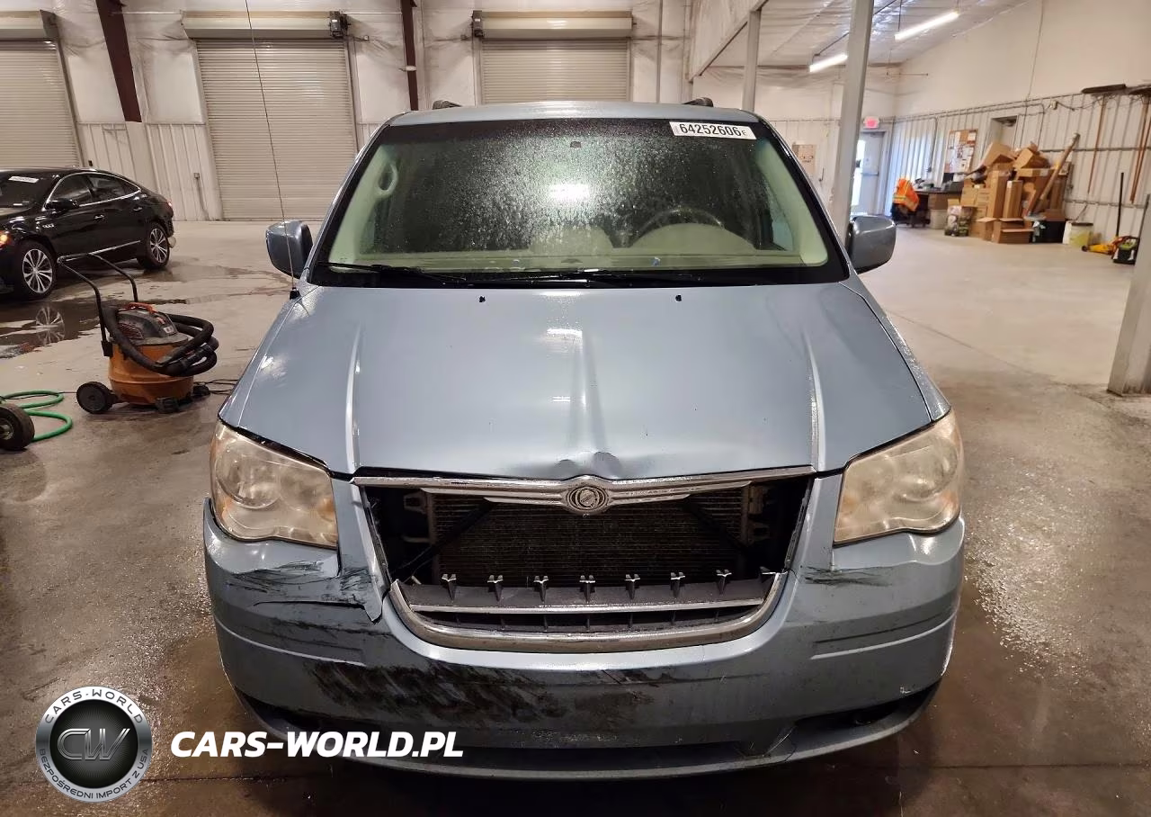 2010 Chrysler Town & Country Touring VIN:2A4RR5D10AR253060 - 5