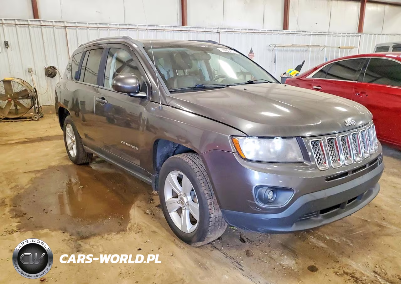 2014 Jeep Compass Latitude VIN:1C4NJDEB2ED762444 - 4