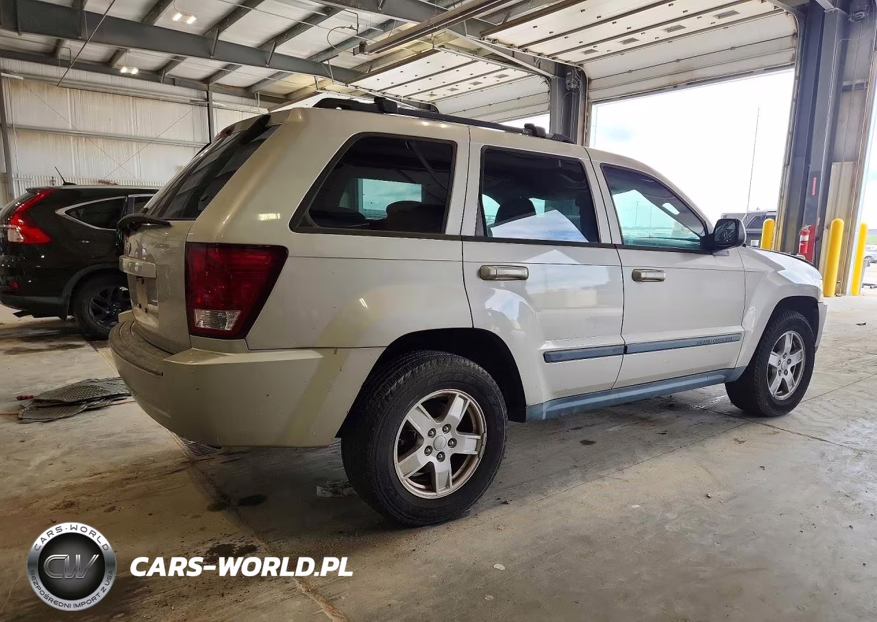 2007 Jeep Grand Cherokee Laredo VIN:1J8GS48K57C526096 - 3