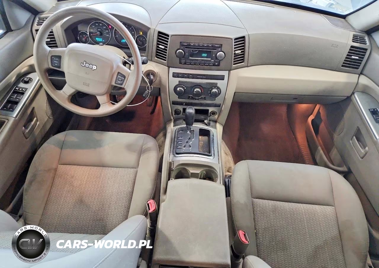 2007 Jeep Grand Cherokee Laredo VIN:1J8GS48K57C526096 - 8
