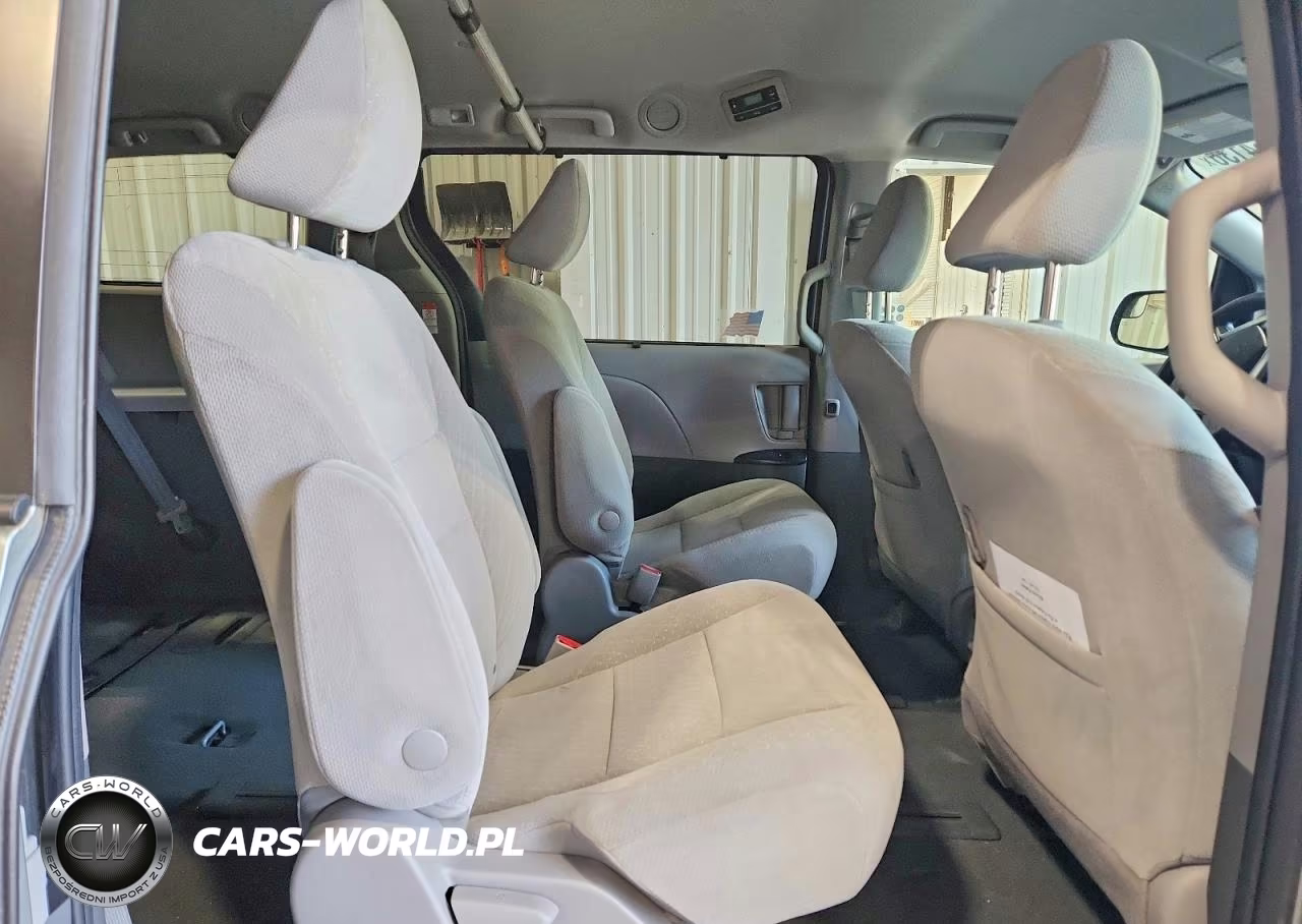 2020 Toyota Sienna Le VIN:5TDJZ3DC5LS236709 - 11