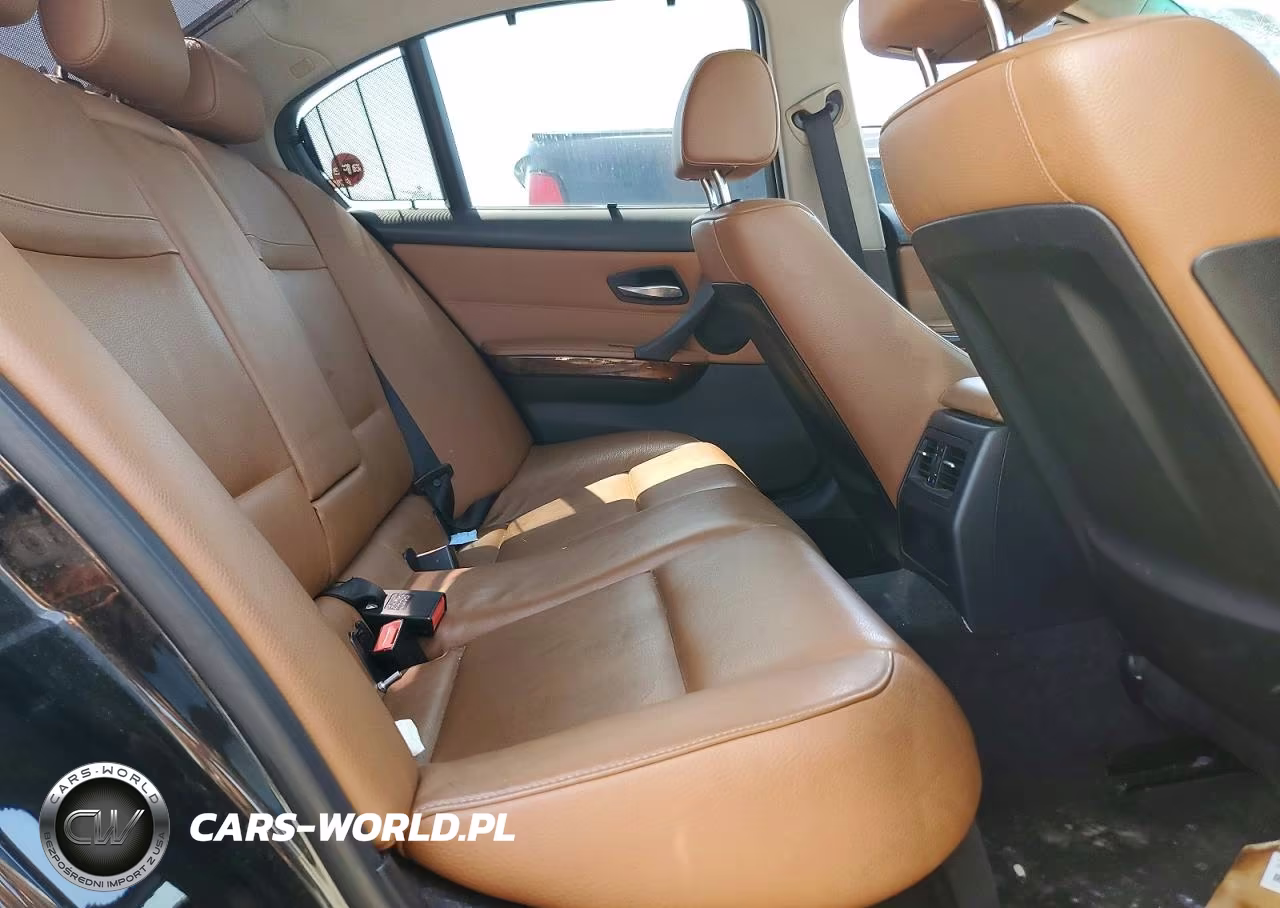 2011 BMW 335 Xi VIN:WBAPL5C51BA916920 - 10