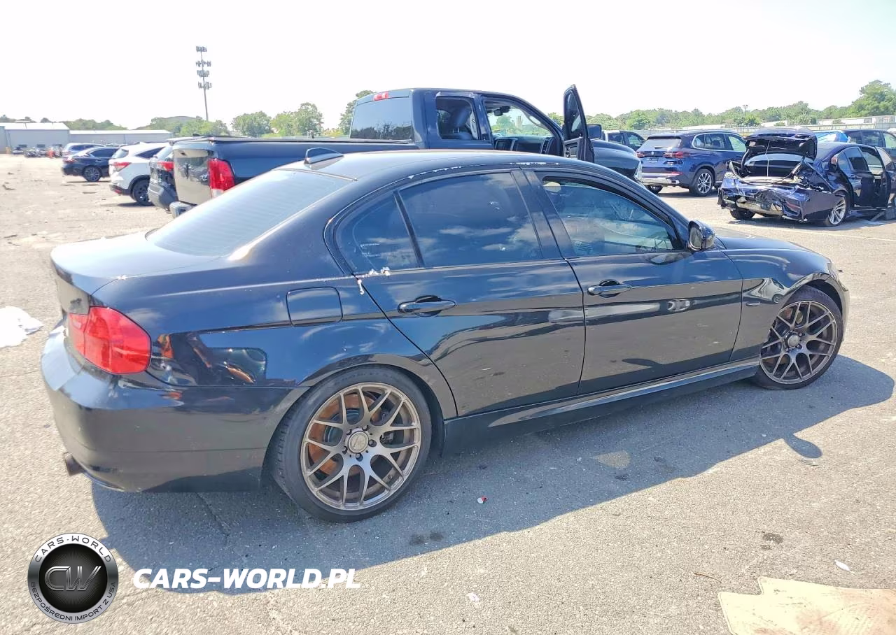 2011 BMW 335 Xi VIN:WBAPL5C51BA916920 - 3