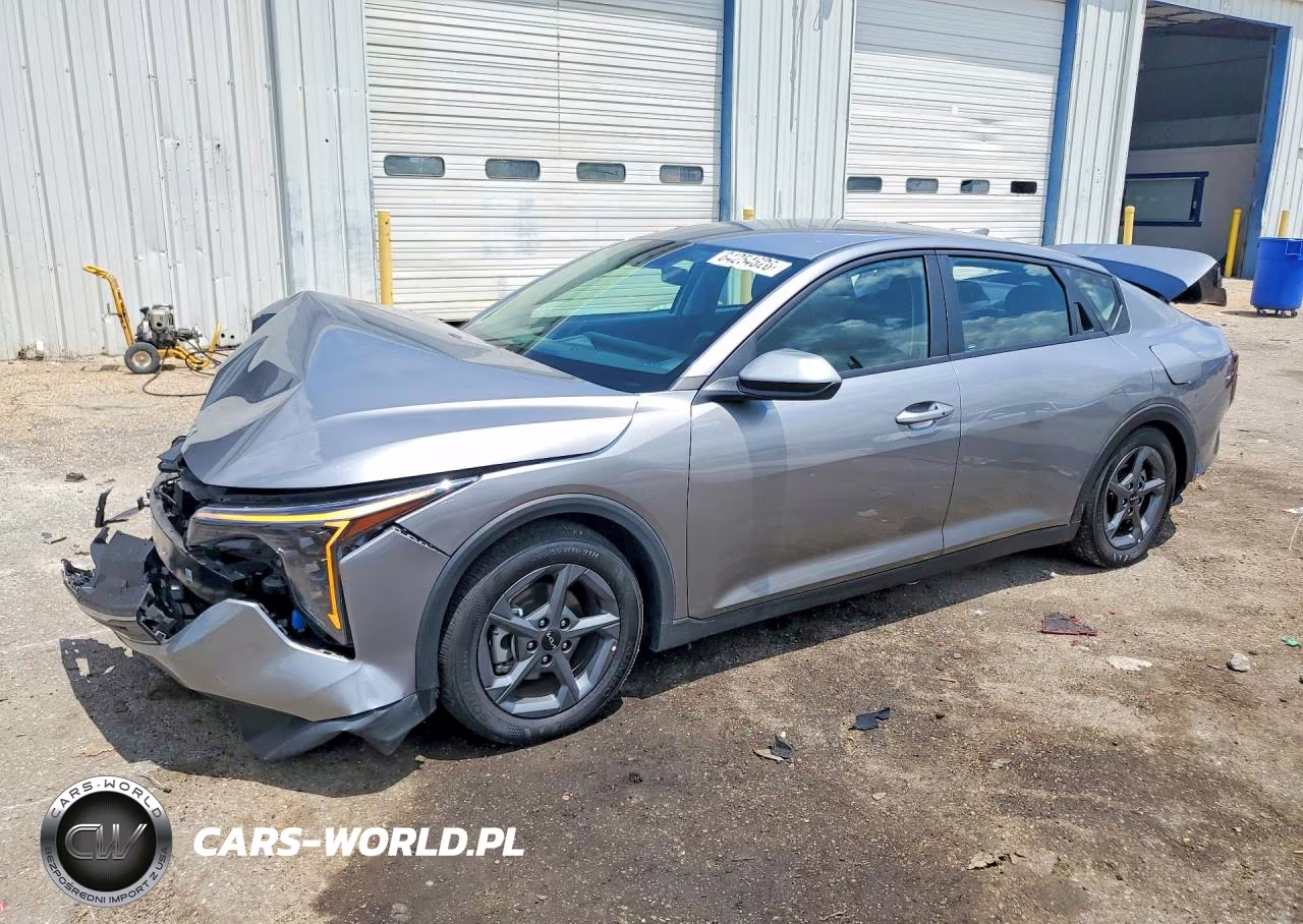 2025 Kia K4 Lxs – zdjęcie 1 z 12