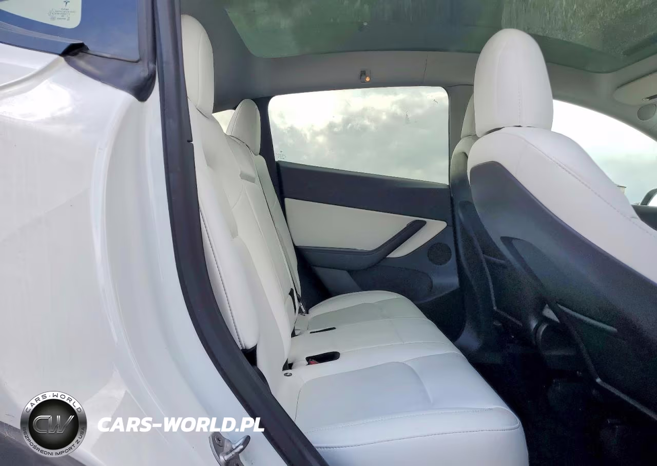 2021 Tesla Model Y VIN:5YJYGDEE7MF240566 - 11