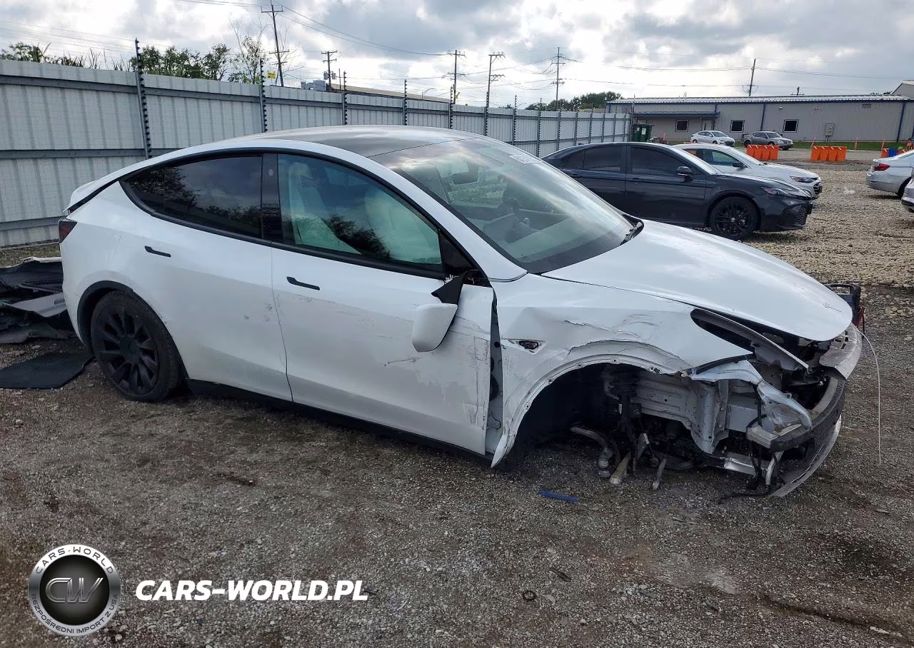 2021 Tesla Model Y VIN:5YJYGDEE7MF240566 - 4