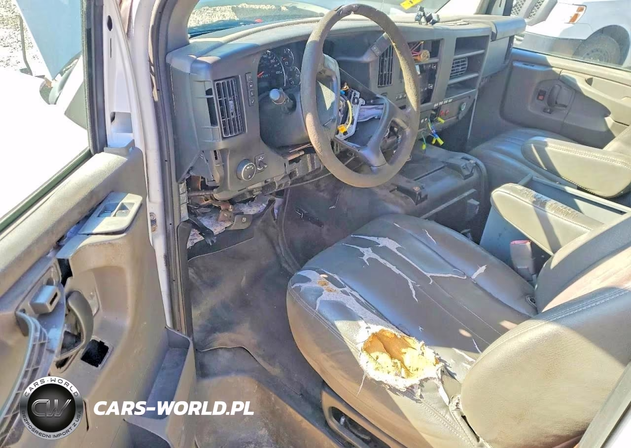 2014 Chevrolet Express 2500 Utility - Service Van VIN:1GCWGFCB7E1132289 - 8