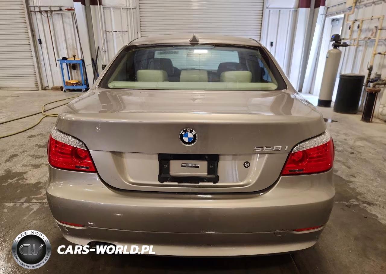2010 BMW 528 Xi VIN:WBANV1C51AC159983 - 6