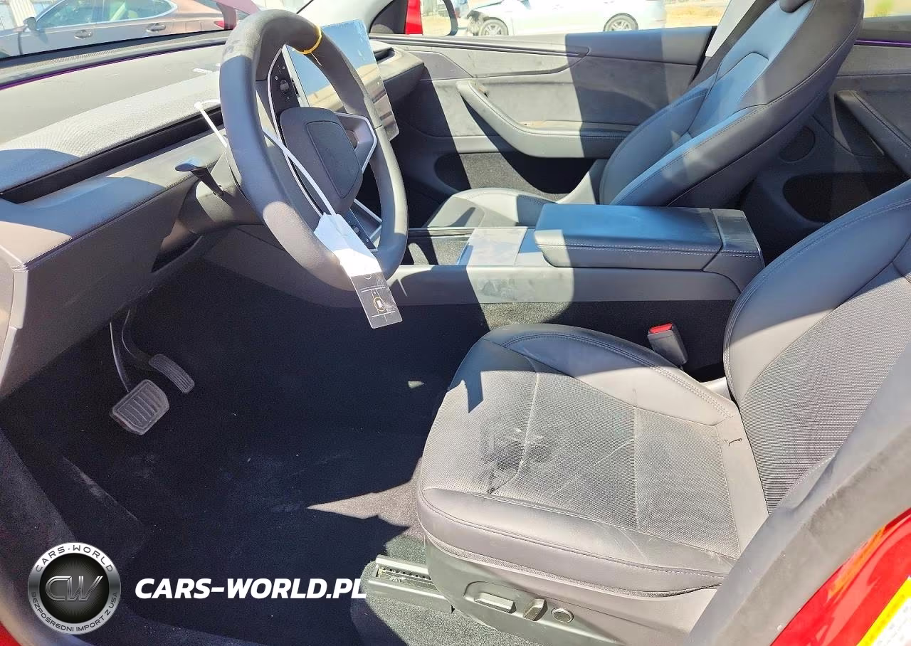 2026 Tesla Model Y VIN:7SAYGDED4TF426381 - 7