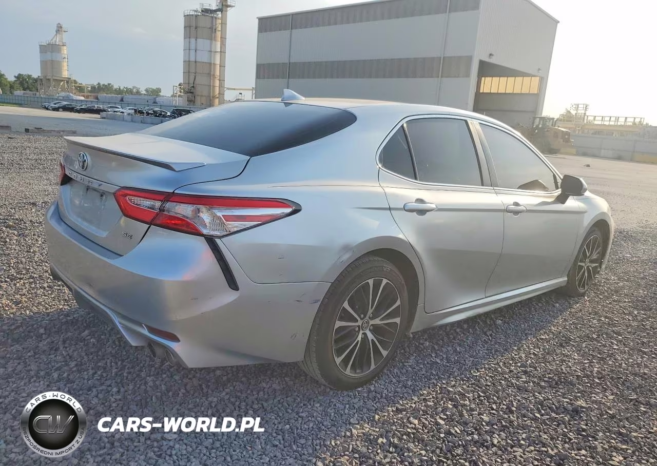 2020 Toyota Camry Se VIN:4T1G11AK5LU305021 - 3