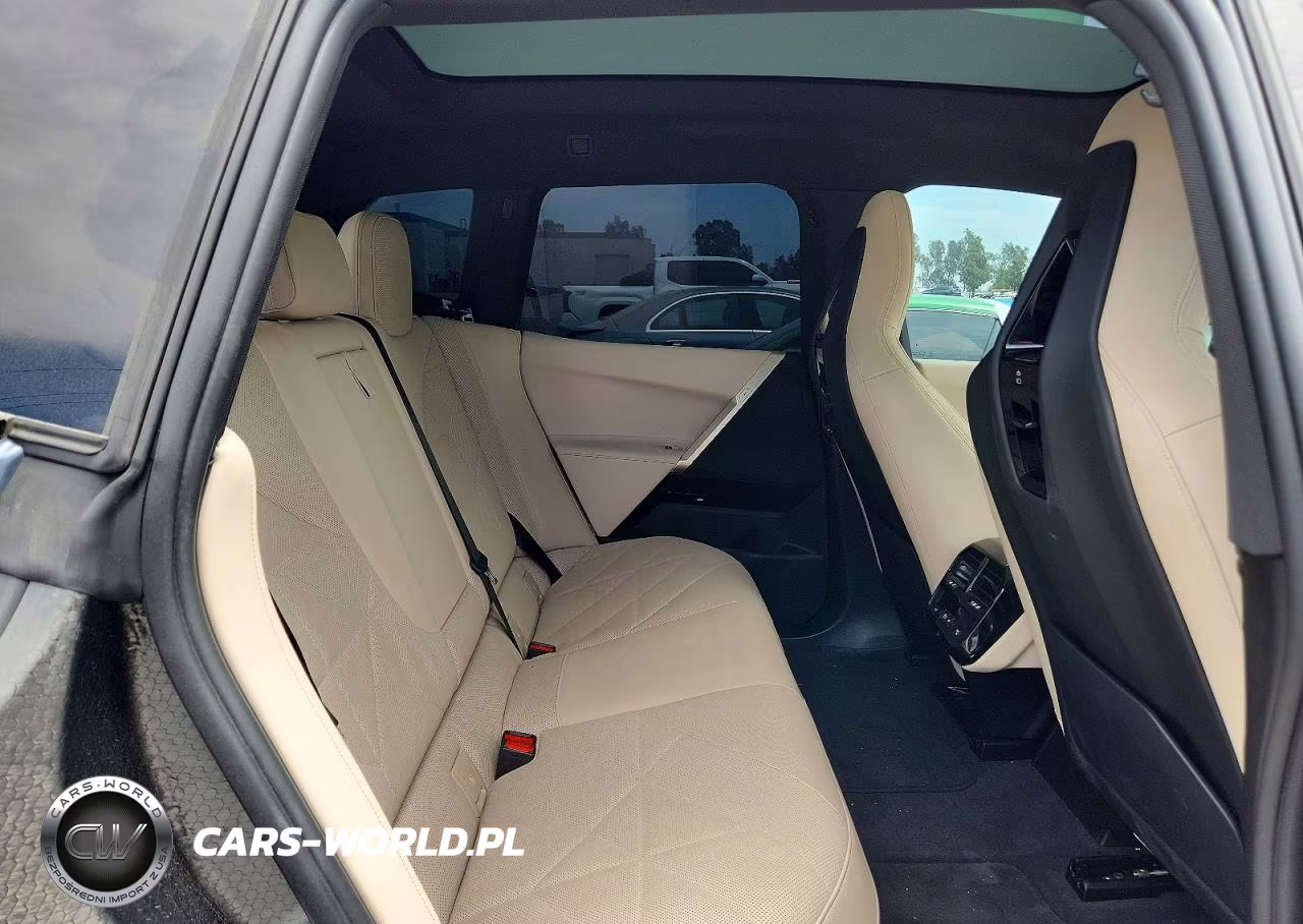 2025 BMW Ix xDrive50 VIN:WB523CF02SCT81484 - 10