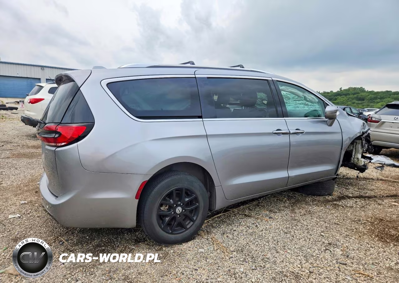 2021 Chrysler Pacifica Touring L VIN:2C4RC1BG2MR532313 - 3