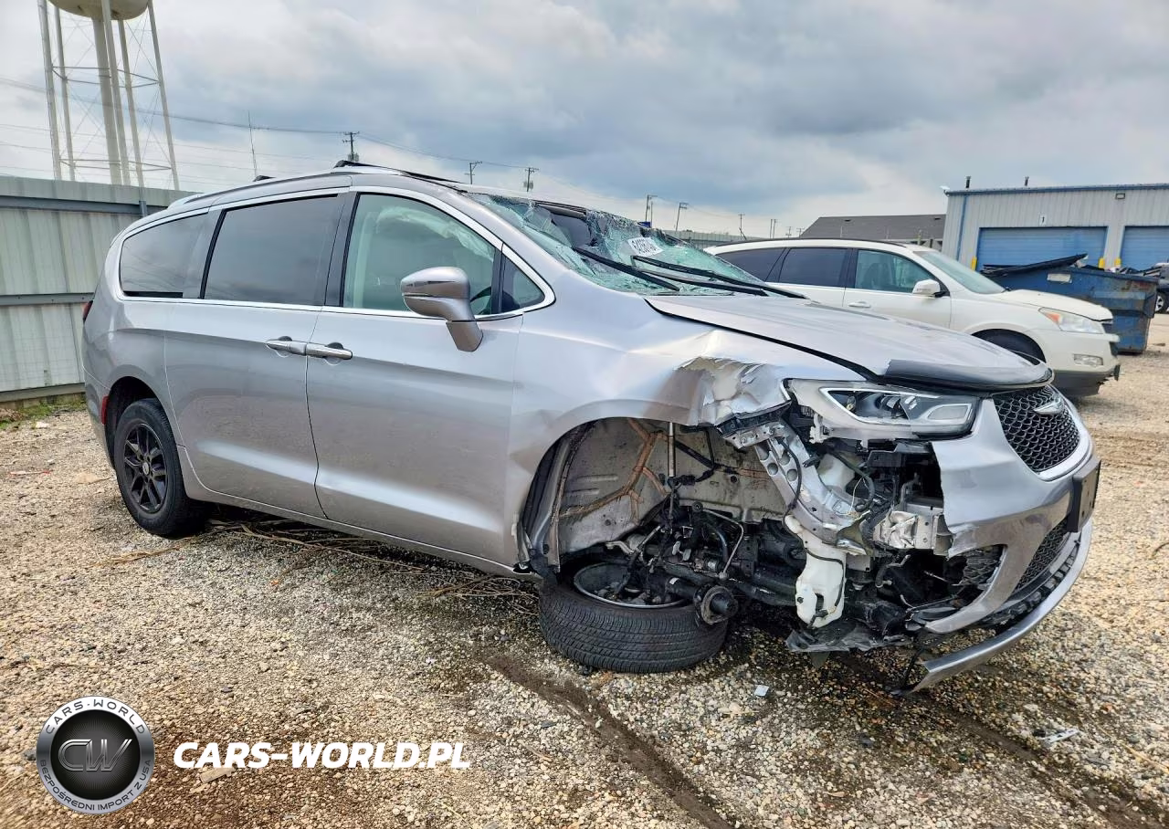 2021 Chrysler Pacifica Touring L VIN:2C4RC1BG2MR532313 - 4