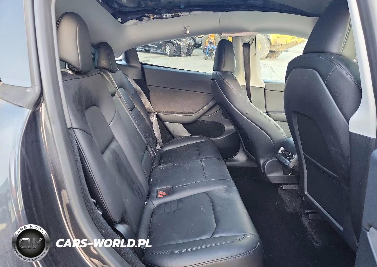 2024 Tesla Model Y VIN:7SAYGDEE0RF995133 - 11