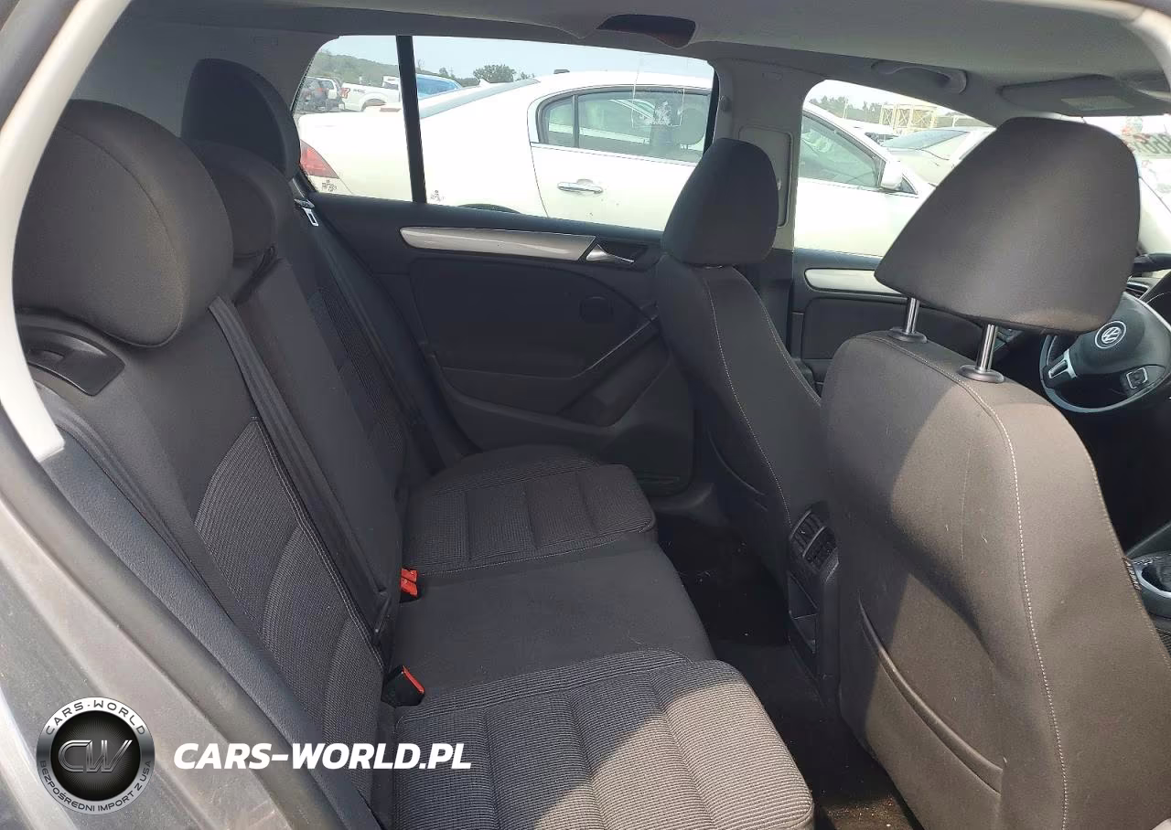 2013 Volkswagen Golf VIN:WVWDM7AJ4DW062106 - 10