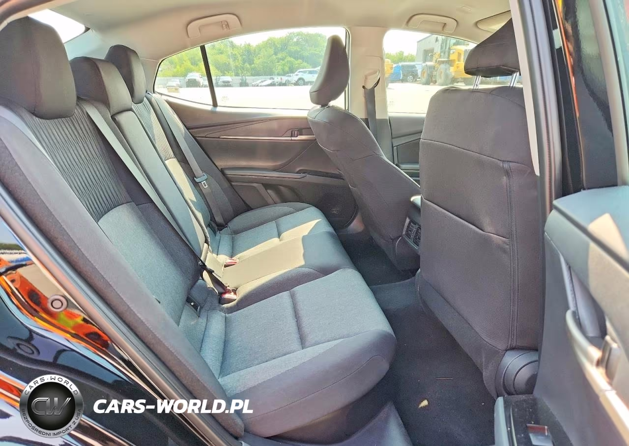 2026 Toyota Camry Le VIN:4T1DBADK8TU059450 - 10