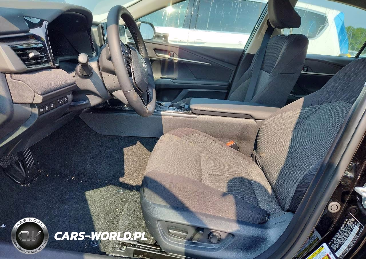 2026 Toyota Camry Le VIN:4T1DBADK8TU059450 - 7
