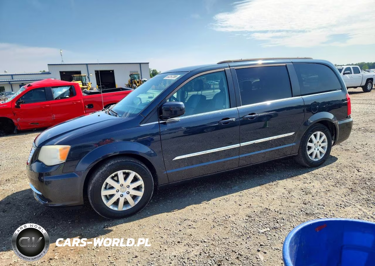2014 Chrysler Town & Country Touring – zdjęcie 1 z 13