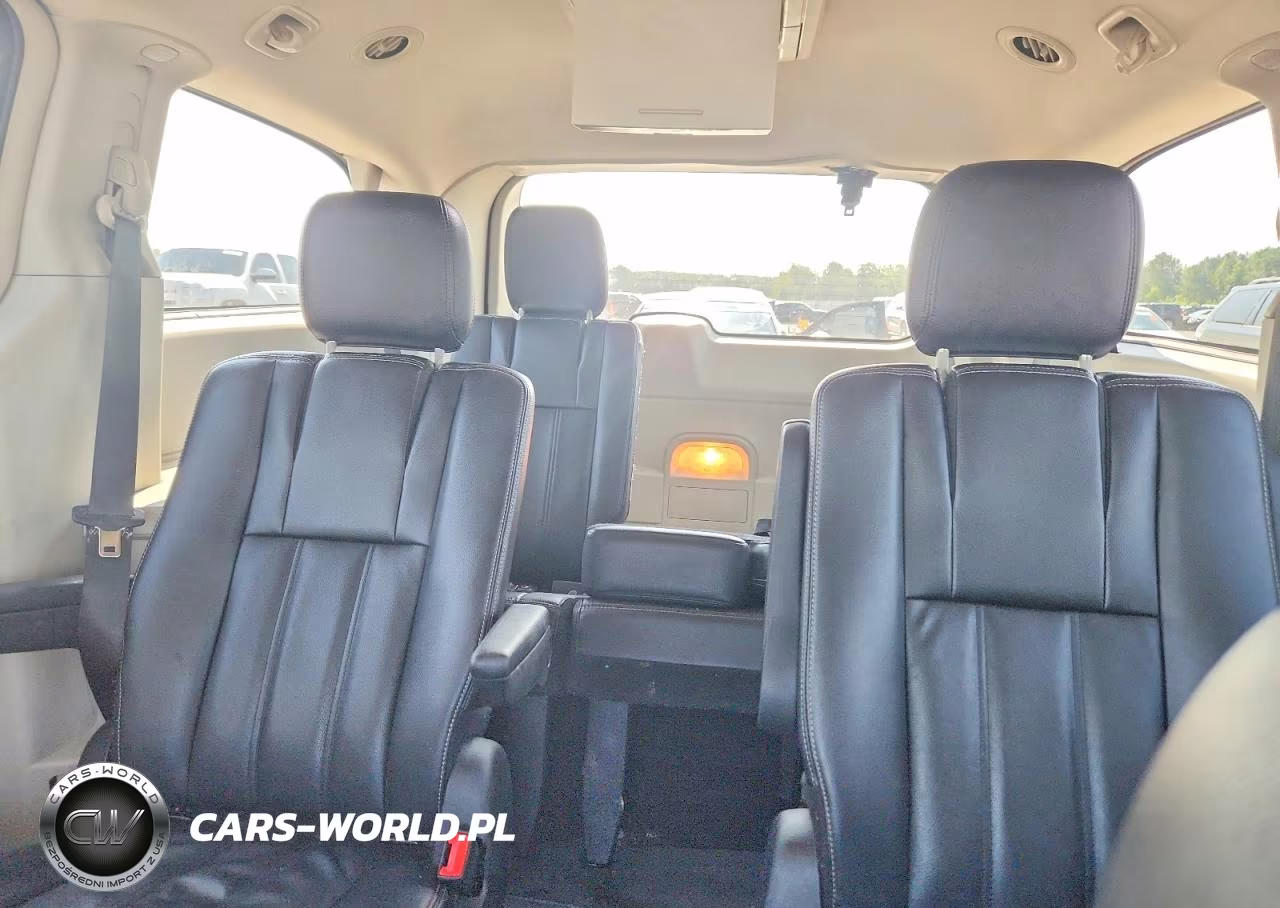 2014 Chrysler Town & Country Touring VIN:2C4RC1BG7ER382636 - 10