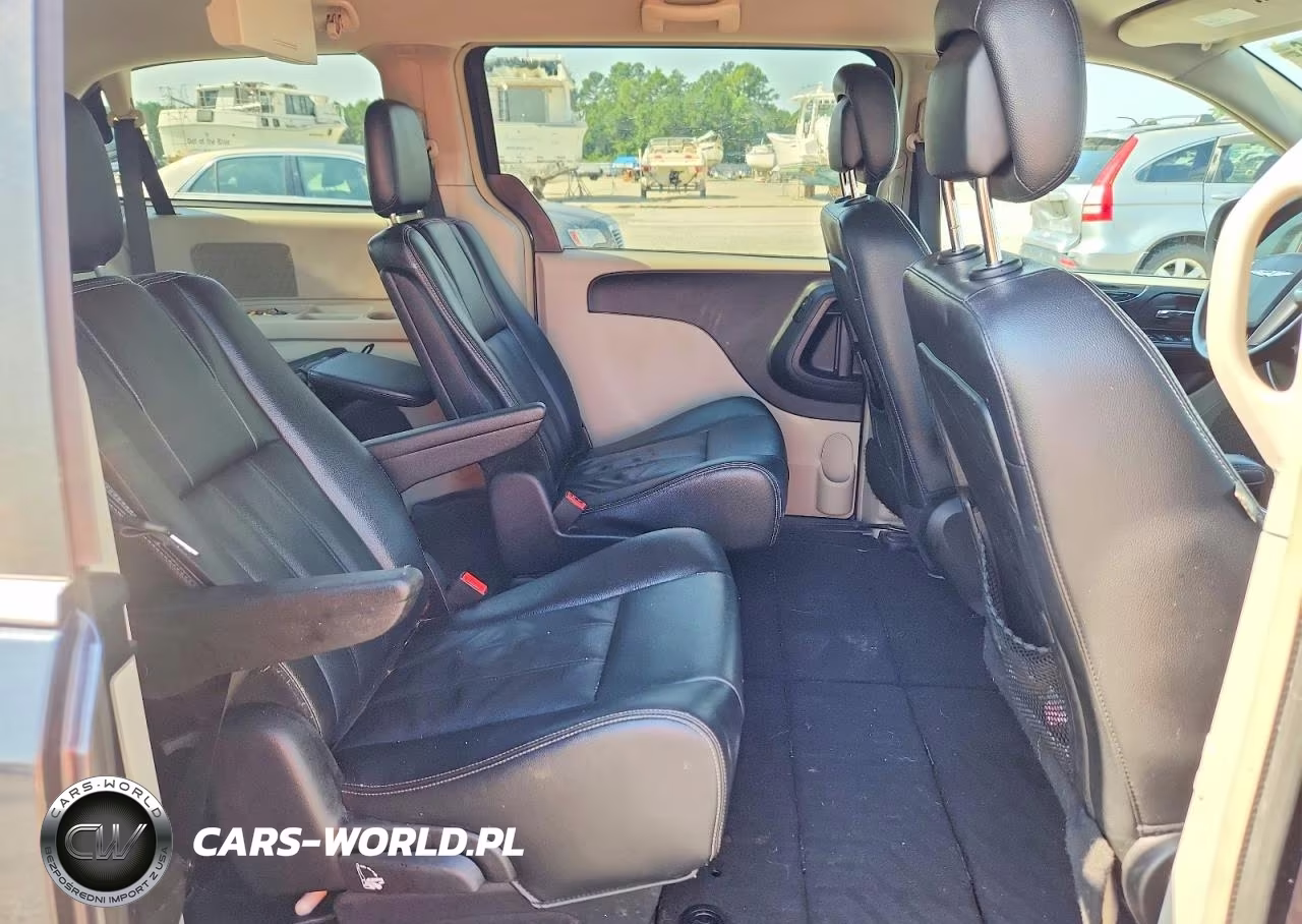 2014 Chrysler Town & Country Touring VIN:2C4RC1BG7ER382636 - 11
