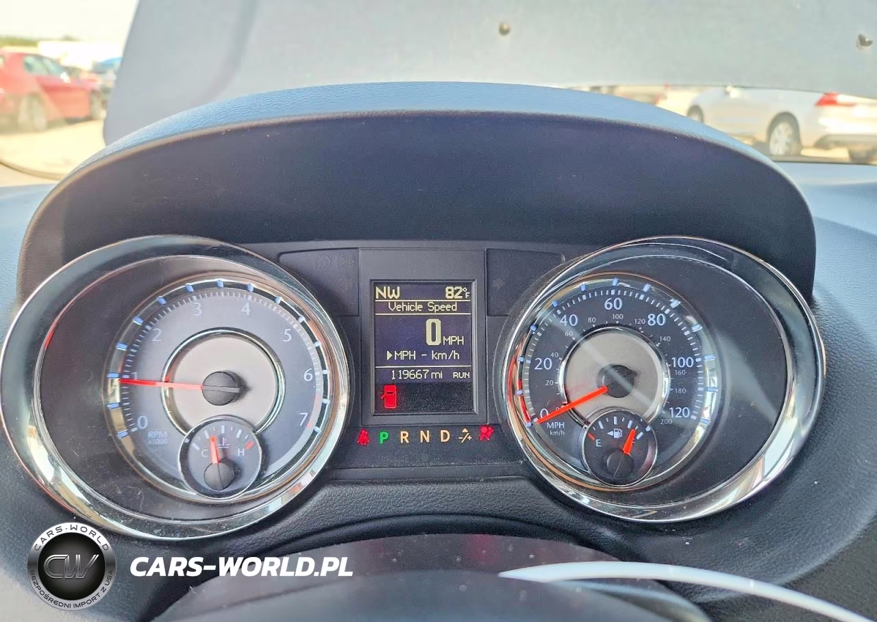2014 Chrysler Town & Country Touring VIN:2C4RC1BG7ER382636 - 9