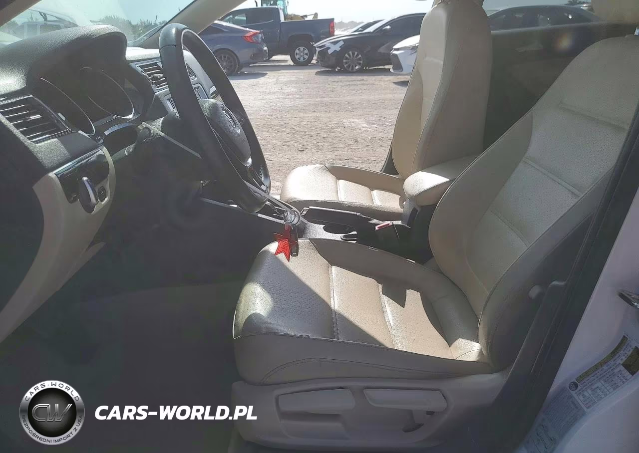 2016 Volkswagen Jetta Sel VIN:3VWL07AJ5GM261724 - 7