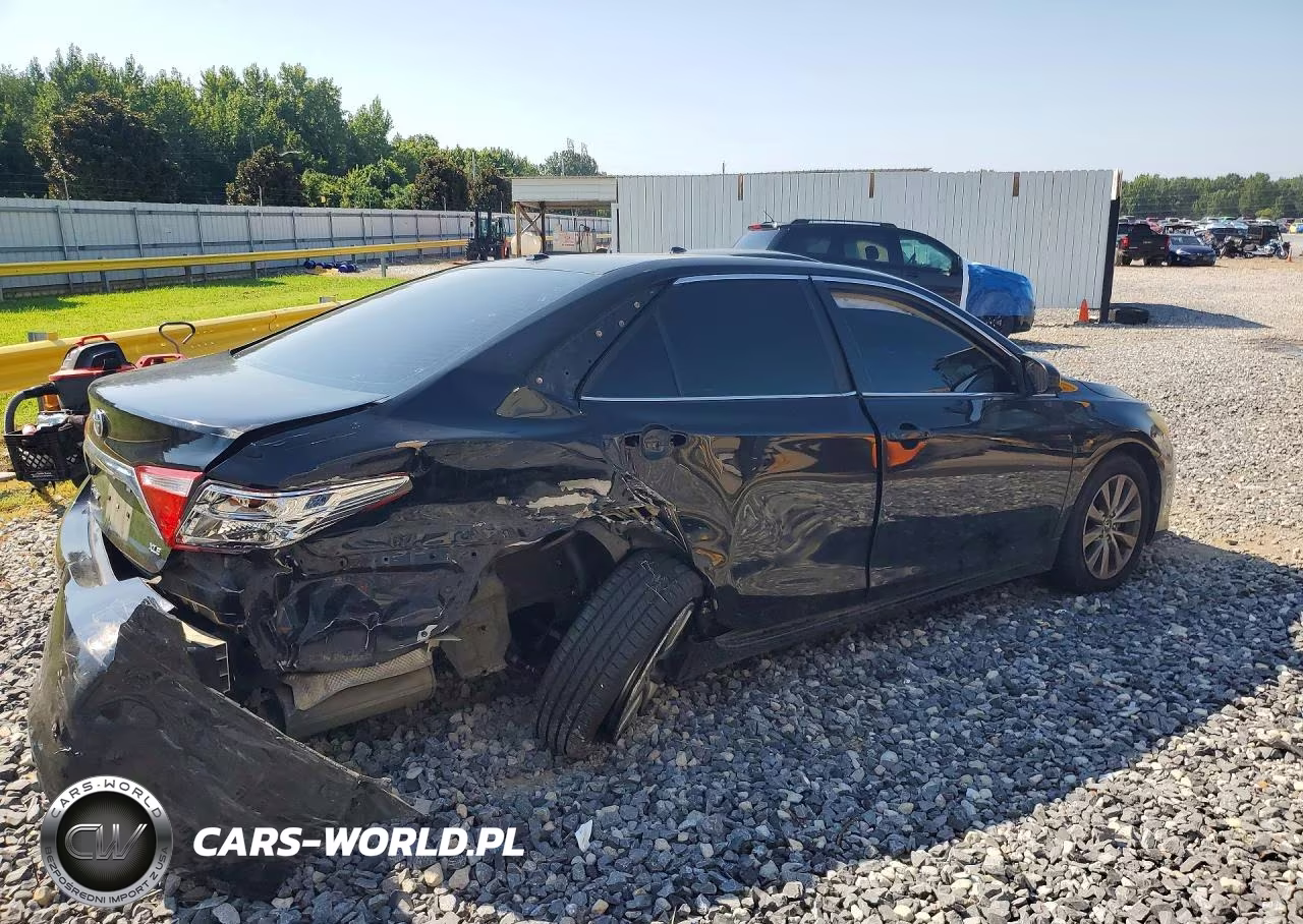 2015 Toyota Camry Xle VIN:4T1BF1FK6FU054924 - 3