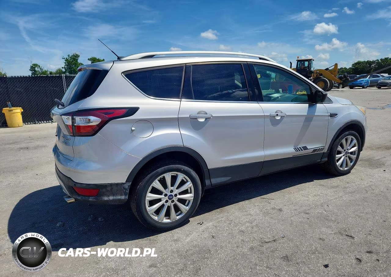 2017 Ford Escape Titanium VIN:1FMCU9J90HUA64915 - 3
