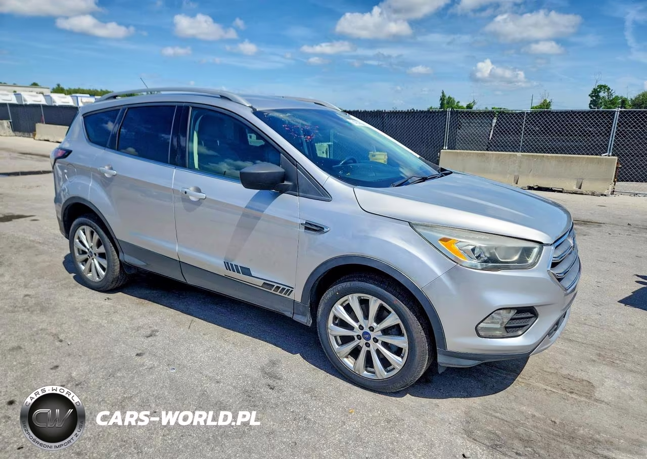 2017 Ford Escape Titanium VIN:1FMCU9J90HUA64915 - 4